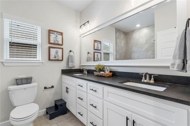 2009 Abbott Ln, Pea Ridge, AR 72751 - full bath featuring double vanity and tile patterned flooring