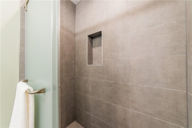 1205 NE 2nd St, Bentonville, AR 72712 - bathroom featuring a stall shower