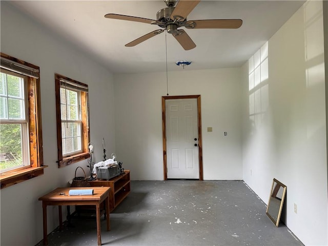 120 Walnut Rdg, Berryville, AR 72616 - foyer featuring a ceiling fan and concrete floors