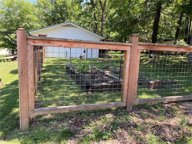 900 Dogwood St, Huntsville, AR 72740 - view of gate