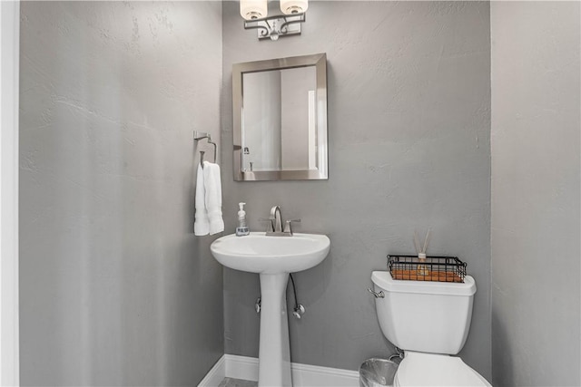 5304 S Promontory Ct, Rogers, AR 72758 - half bathroom with toilet