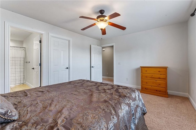 5304 S Promontory Ct, Rogers, AR 72758 - bedroom featuring ensuite bathroom, a ceiling fan, and carpet floors