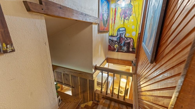 5 Alexander St, Eureka Springs, AR 72632 - stairs with a textured wall