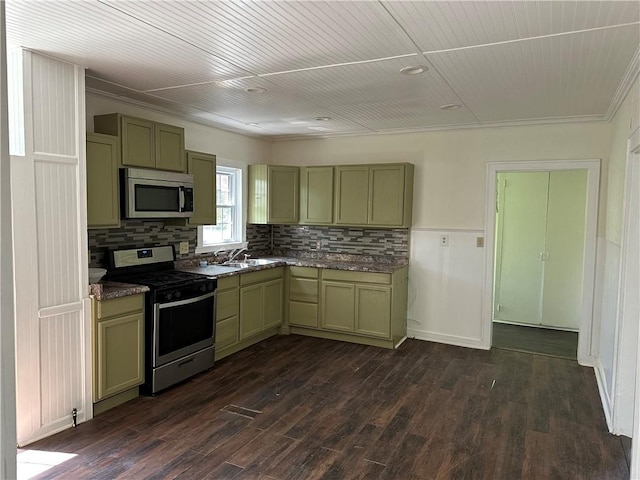 301 W Bean St, Lincoln, AR 72744 - kitchen featuring stainless steel appliances, green cabinetry, tasteful backsplash, dark wood-style floors, and ornamental molding