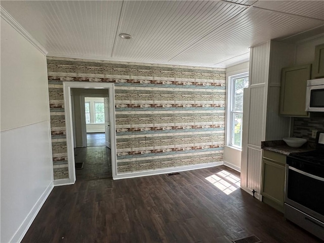 301 W Bean St, Lincoln, AR 72744 - dining space featuring baseboards, dark wood-style floors, and ornamental molding