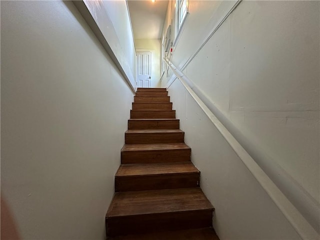 301 W Bean St, Lincoln, AR 72744 - view of stairway