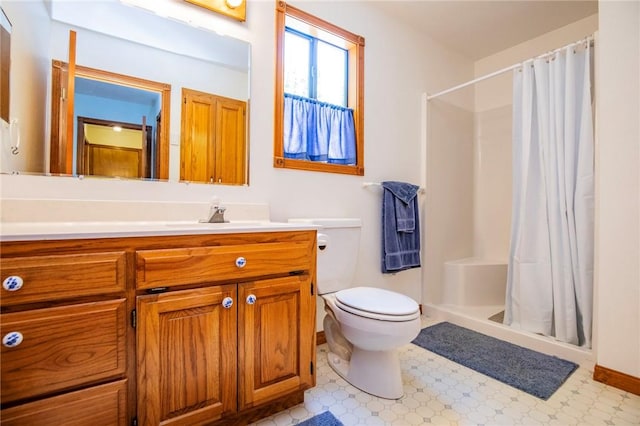 19 Bobwhite Ln, Holiday Island, AR 72631 - full bath featuring vanity, a shower with curtain, and tile patterned floors