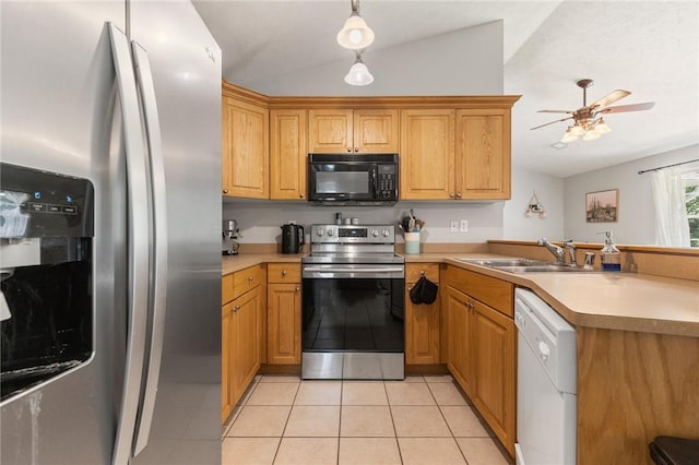9336 Stonegate Dr, Omaha, AR 72662 - kitchen with stainless steel appliances, a peninsula, light tile patterned floors, a ceiling fan, and lofted ceiling