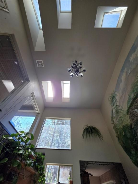 1655 Wilson Springs Rd, Harrison, AR 72601 - living room with a towering ceiling