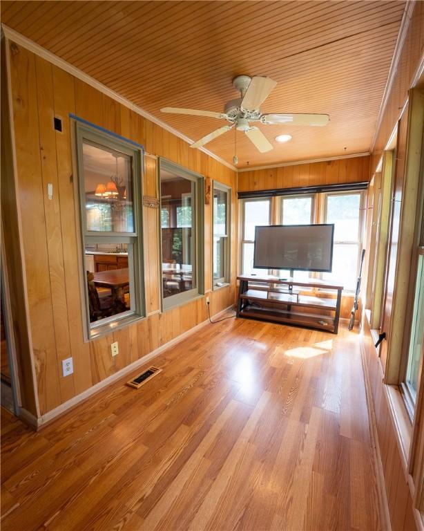 5 Coatbridge Ln, Bella Vista, AR 72715 - view of unfurnished sunroom