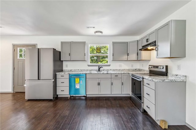 17707 12th Hwy, Rogers, AR 72756 - kitchen with stainless steel appliances, under cabinet range hood, gray cabinets, and dark wood-type flooring