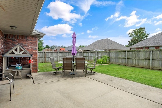 793 Buckhead Ave, Springdale, AR 72764 - fenced backyard featuring a patio area and outdoor dining space