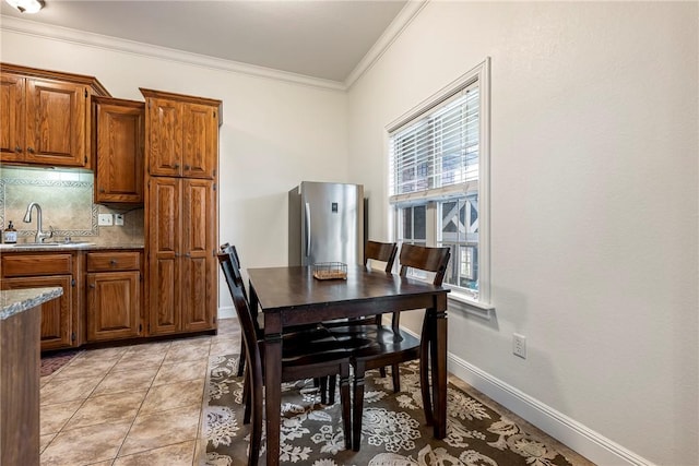 793 Buckhead Ave, Springdale, AR 72764 - dining area featuring crown molding and baseboards