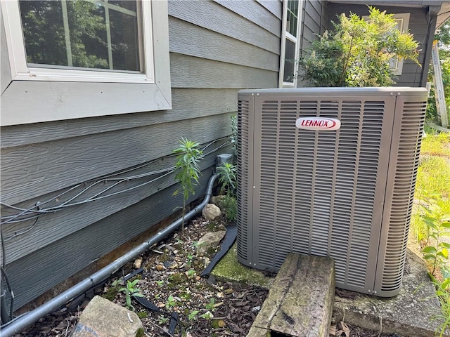 7792 Bubbling Springs Rd, Harrison, AR 72601 - exterior view of a central air condition unit