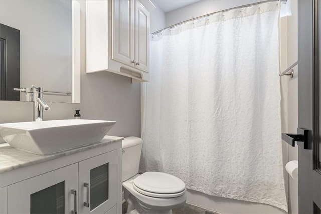 5208 43rd St, Rogers, AR 72758 - full bath with vanity and shower / tub combo with curtain