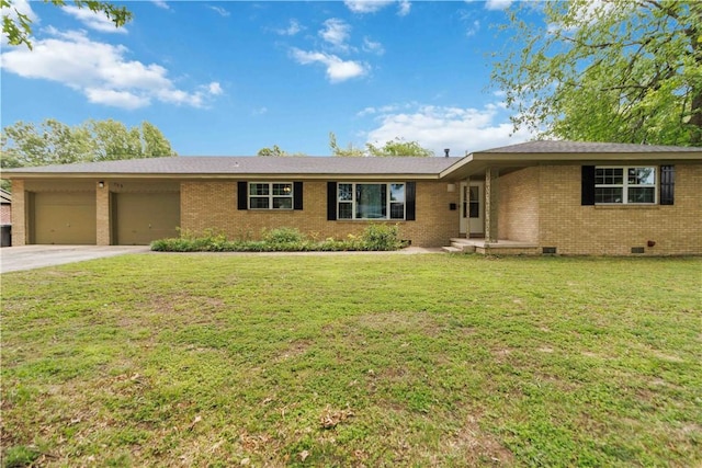 713 Carlton St, Springdale, AR 72762 - single story home with an attached garage, brick siding, driveway, crawl space, and a front lawn