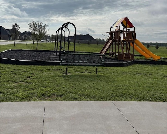 825 Bellagiola, Tontitown, AR 72762 - community playground featuring a yard