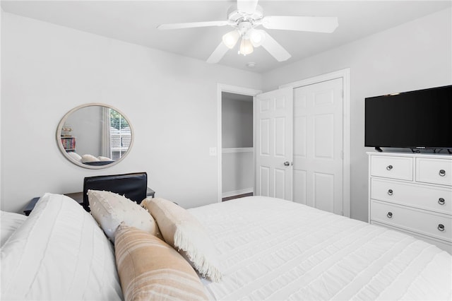 874 Oakwood Ln, Centerton, AR 72719 - bedroom featuring ceiling fan