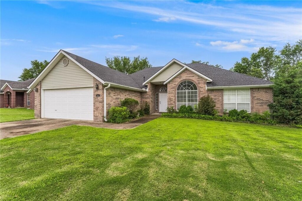 3131 Amberwood St, Springdale, AR 72762 - photo 1