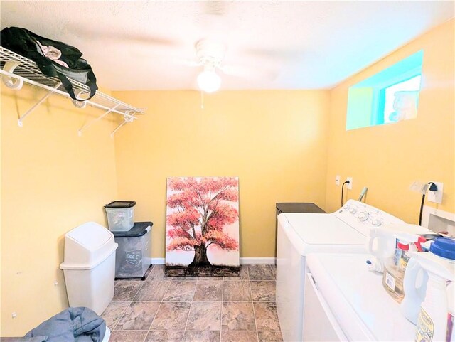 805 S Oak St, Harrison, AR 72601 - laundry room featuring washer and dryer and ceiling fan