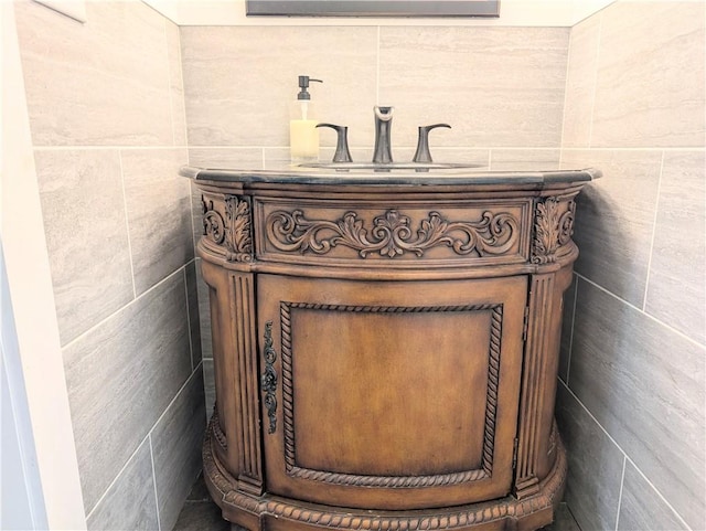 805 S Oak St, Harrison, AR 72601 - bathroom view of vanity, tile walls, and bar
