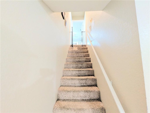 805 S Oak St, Harrison, AR 72601 - view of stairs