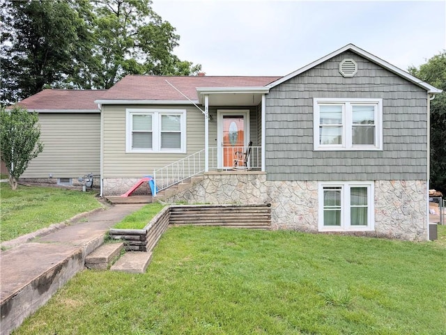 805 S Oak St, Harrison, AR 72601 - view of front facade featuring a front yard