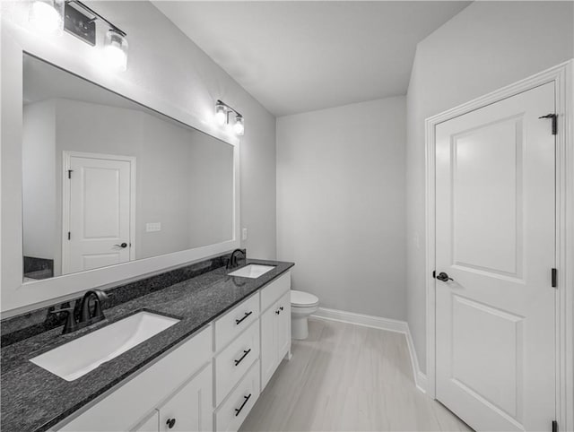 11 Dornoch Cir, Bella Vista, AR 72715 - full bath with double vanity and baseboards