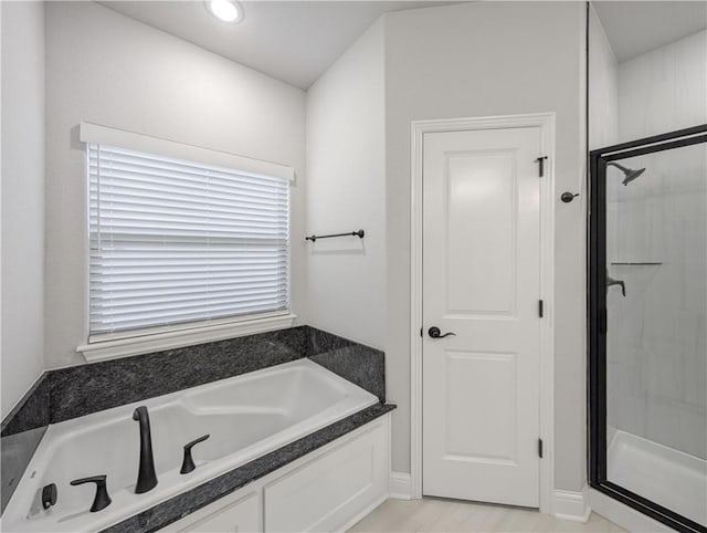 11 Dornoch Cir, Bella Vista, AR 72715 - full bath featuring a bath and a shower stall