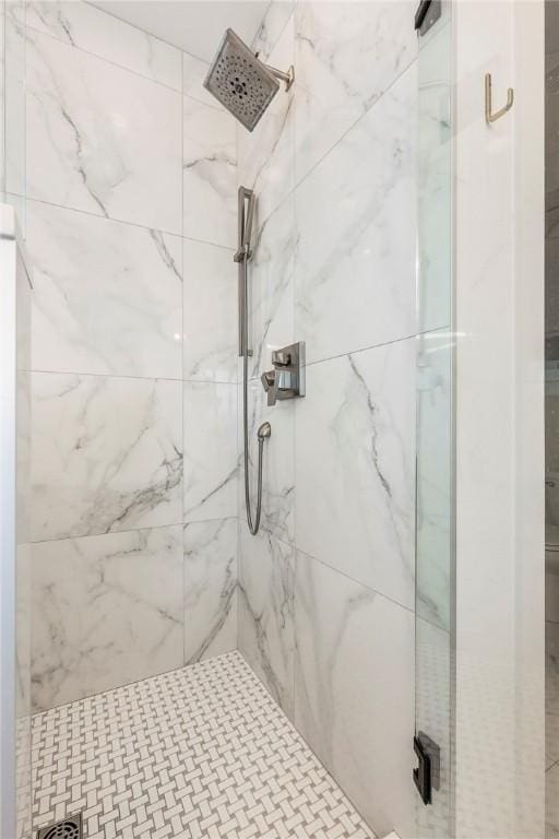 8002 W Claverton St, Rogers, AR 72758 - bathroom with a marble finish shower