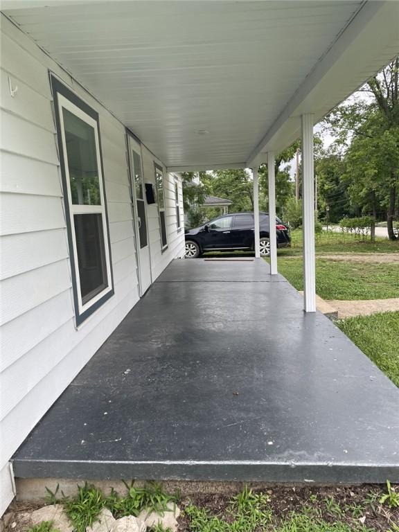 602 E Church Ave, Berryville, AR 72616 - view of patio / terrace