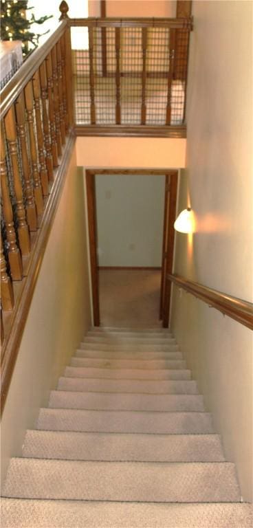 32 Table Rock Dr, Holiday Island, AR 72631 - view of stairs