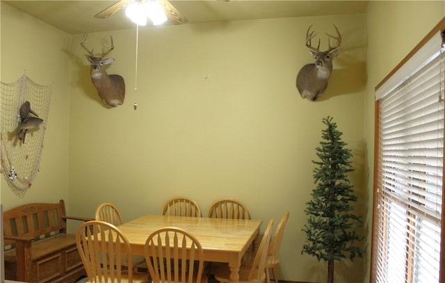 32 Table Rock Dr, Holiday Island, AR 72631 - dining room featuring a ceiling fan