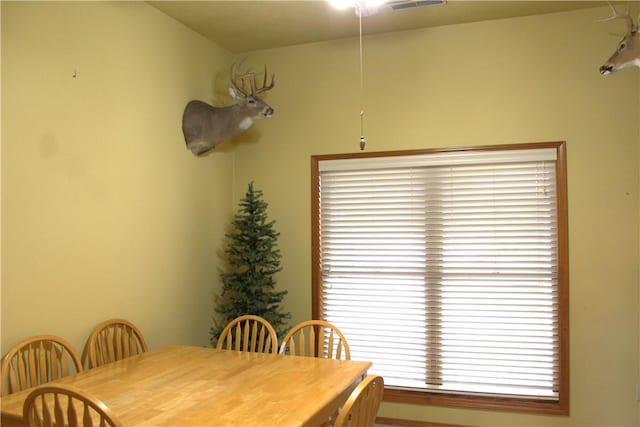 32 Table Rock Dr, Holiday Island, AR 72631 - view of dining area