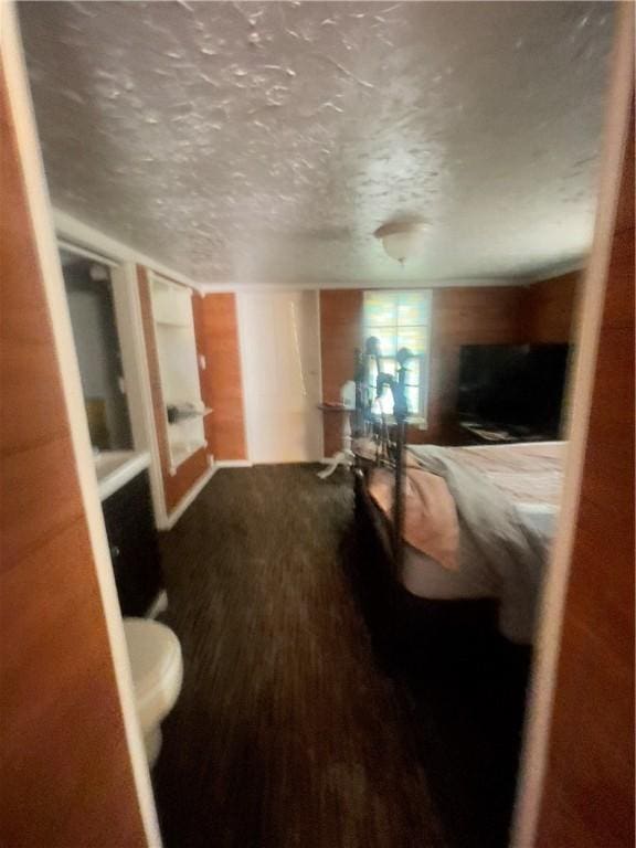 6 Kingshighway St, Eureka Springs, AR 72632 - bedroom featuring a textured ceiling