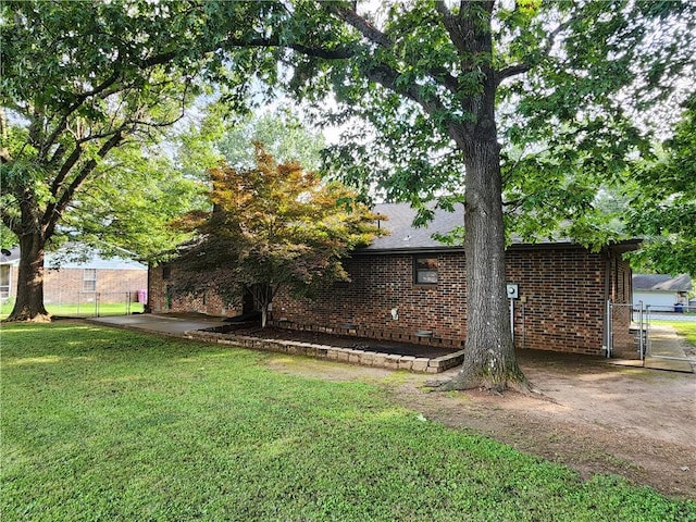 1805 Van Buren Ave, Mountain Home, AR 72653 - view of yard with a gate