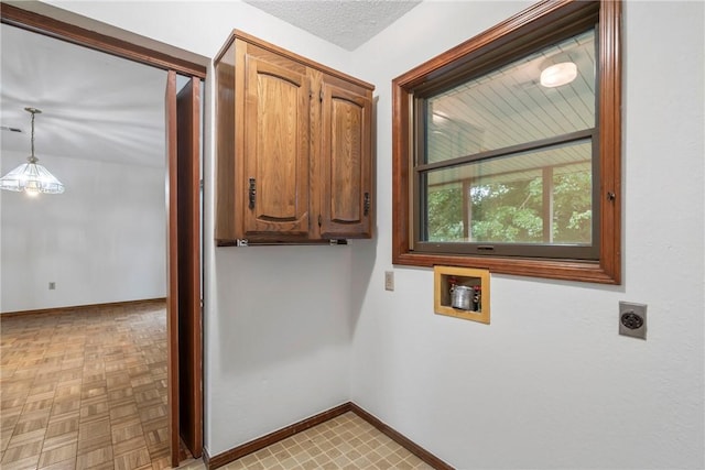 2176 Orchard Hill Rd, Siloam Springs, AR 72761 - corridor featuring baseboards
