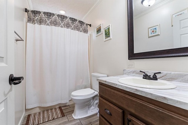 21018 Farm Rd Unit 2260, Eagle Rock, MO 65641 - full bath with ornamental molding, vanity, shower / bath combo with shower curtain, and wood finished floors