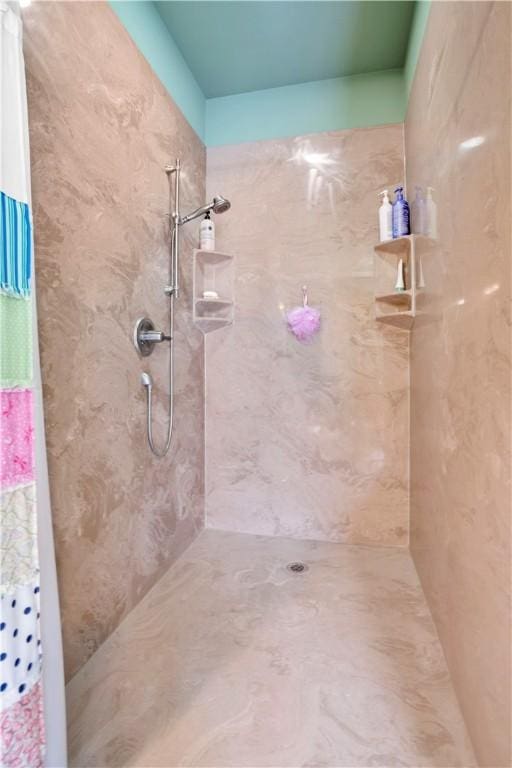 460 Viney Grove Rd, Prairie Grove, AR 72753 - bathroom featuring a shower