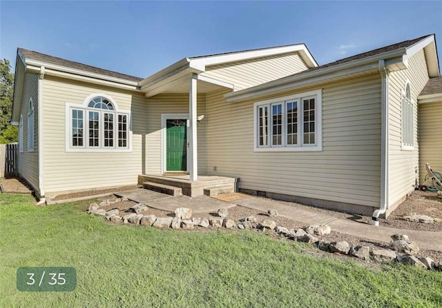 5 Horseshoe Dr, Holiday Island, AR 72631 - view of front of home with a front lawn