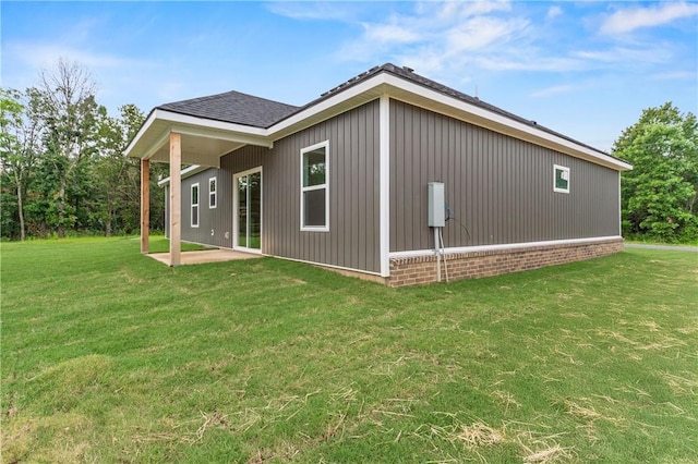 2 Wendike Ln, Bella Vista, AR 72715 - view of property exterior with a yard and a patio