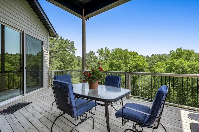 8 Mckenzie Way, Bella Vista, AR 72715 - deck with outdoor dining space