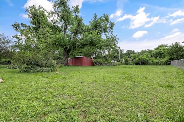2000 W Wood St, Rogers, AR 72756 - view of yard featuring an outbuilding