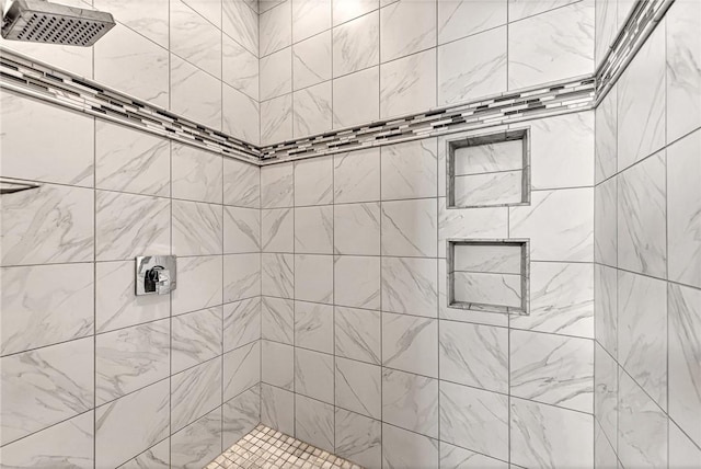 601 Chattin Cir, Bentonville, AR 72713 - bathroom featuring tiled shower