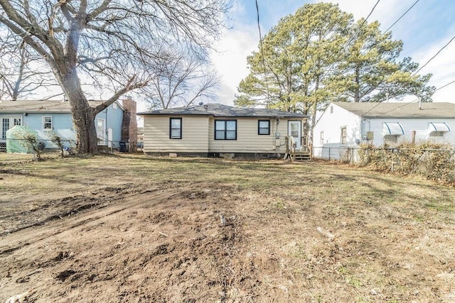 845 S Wright St, Siloam Springs, AR 72761 - rear view of property featuring a fenced backyard