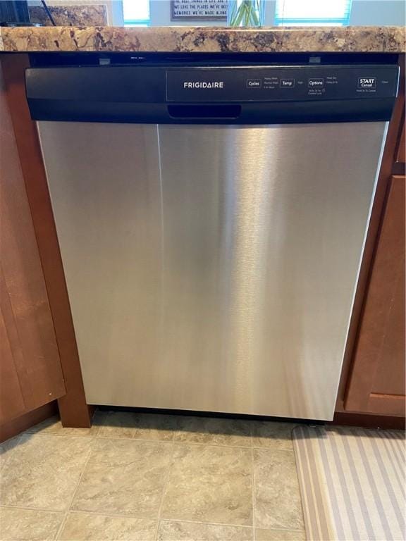 808 NW 69th Ave, Bentonville, AR 72713 - kitchen view of dishwasher