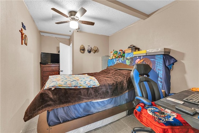 594 Madison 8650, Huntsville, AR 72740 - bedroom with a textured ceiling and a ceiling fan