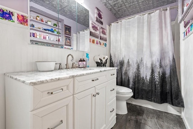 20490 Rocky Branch Rd, Rogers, AR 72756 - bathroom with vanity, an ornate ceiling, and a shower with shower curtain