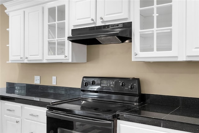 4465 Warwick Cv, Springdale, AR 72762 - kitchen featuring black range with electric cooktop, under cabinet range hood, and white cabinets
