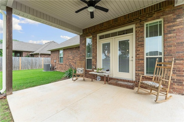 203 Crawford St, Pea Ridge, AR 72751 - view of patio featuring ceiling fan